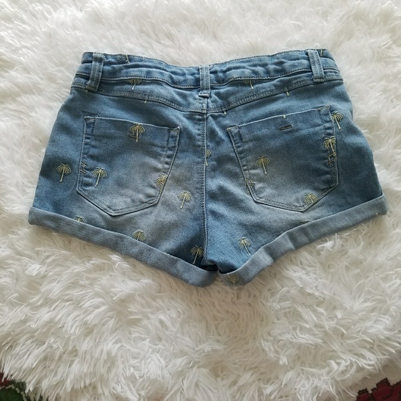 Rue 21 short sz~1/2 - Picture 2 of 4